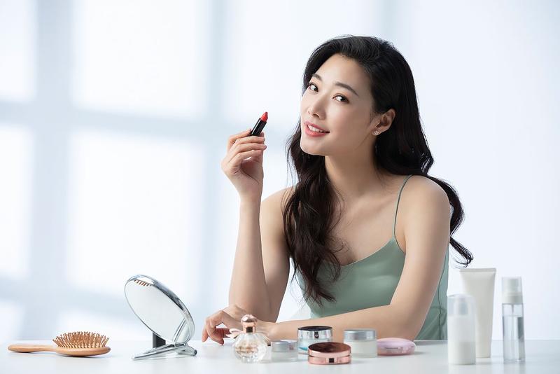 解决爱美女生的化妆烦恼，让美成为自己生活的常态